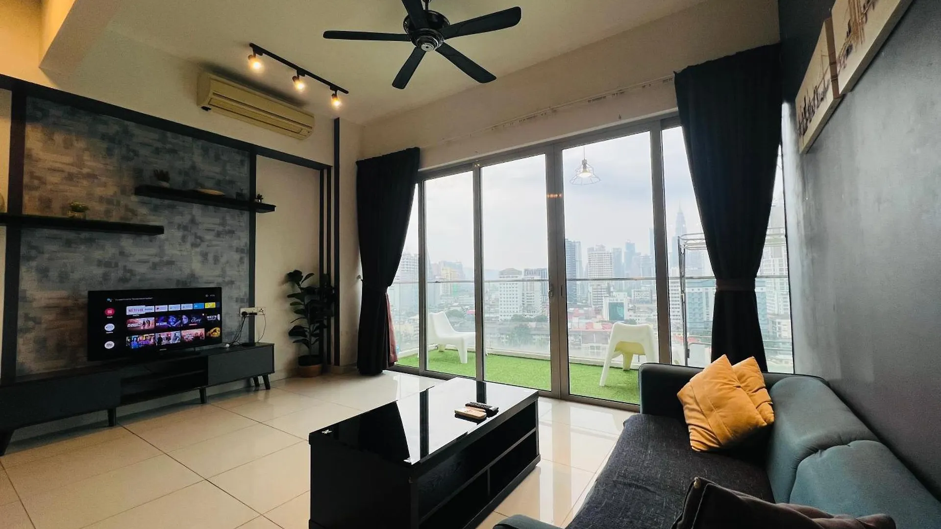 Daire Regalia Residence And Suites By Awesomestay Kuala Lumpur